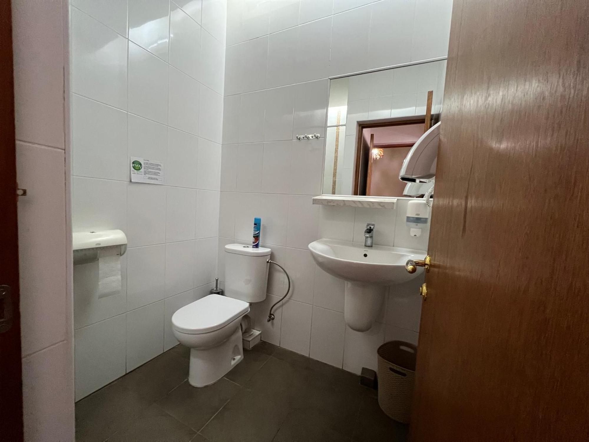 Envoy Hostel & Tours Γιερεβάν Εξωτερικό φωτογραφία