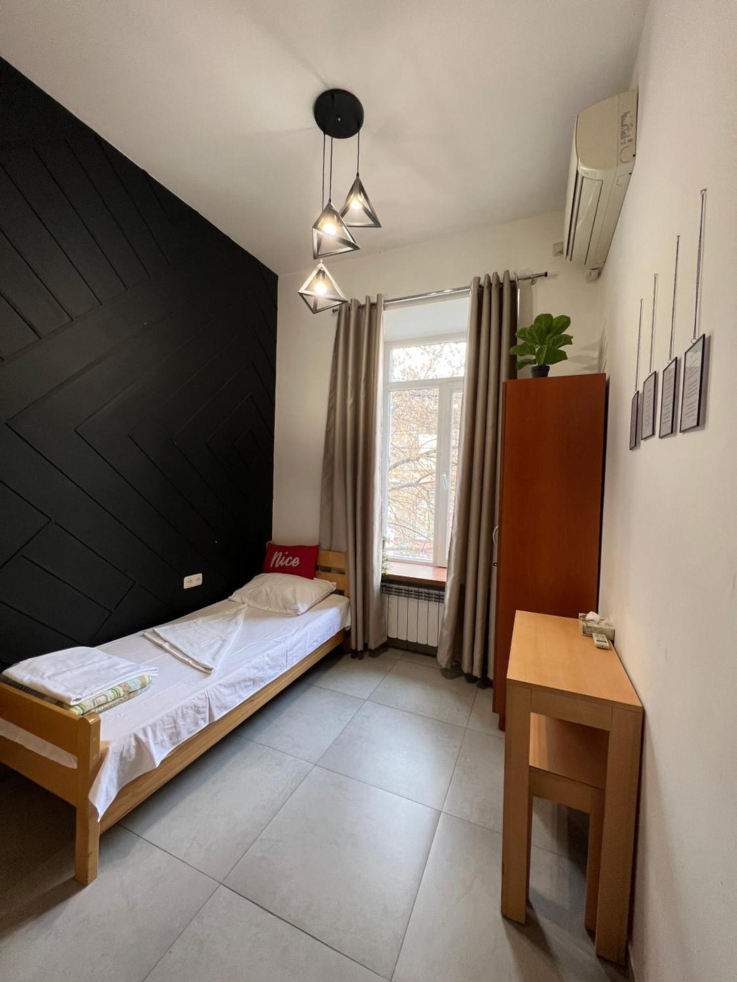 Envoy Hostel & Tours Γιερεβάν Εξωτερικό φωτογραφία