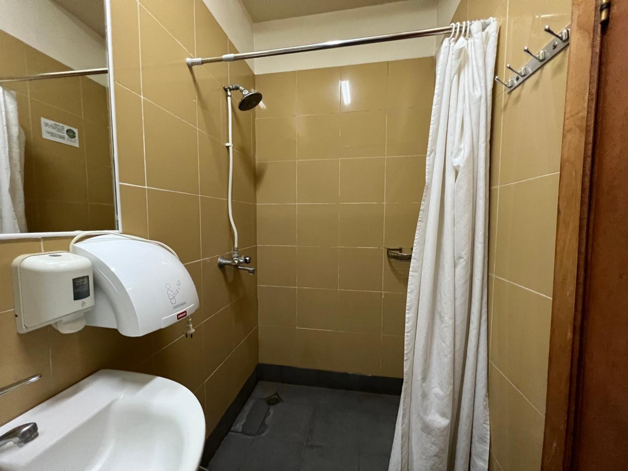 Envoy Hostel & Tours Γιερεβάν Εξωτερικό φωτογραφία