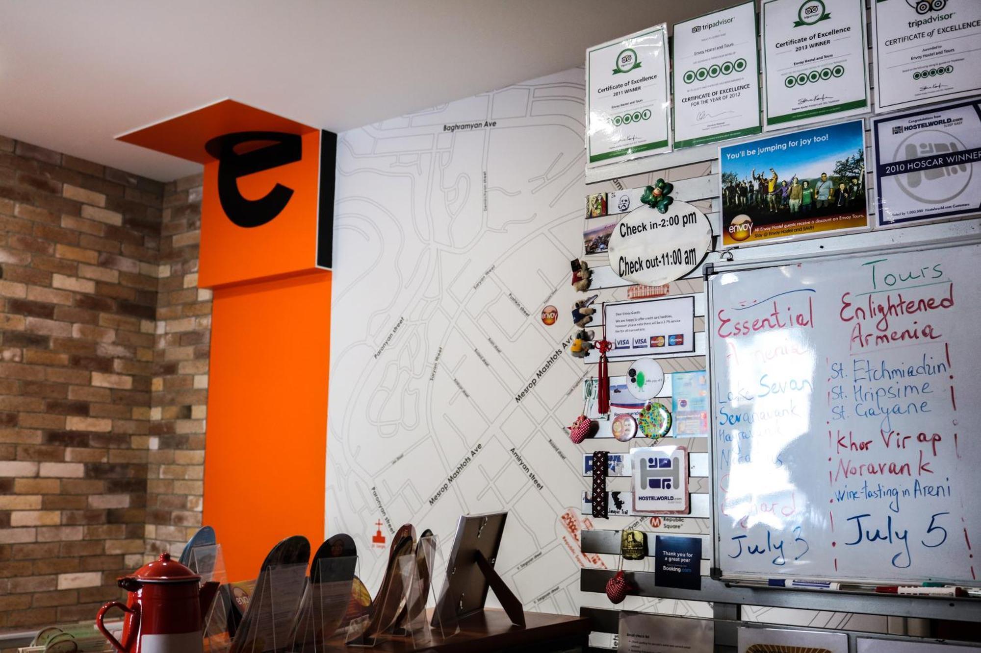 Envoy Hostel & Tours Γιερεβάν Εξωτερικό φωτογραφία